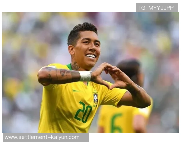 足球运动员比心